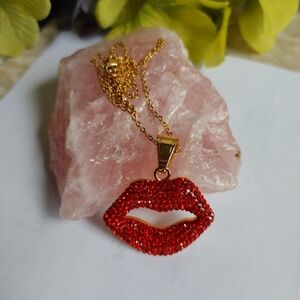 Hot Red Crystal Lips Pendant Gold Filled Necklace New